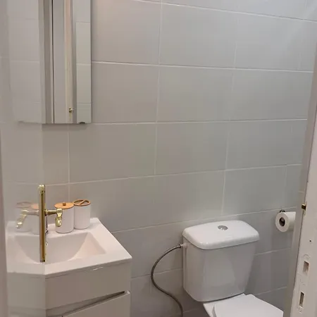 - Conde Do Redondo Homestay Lisbon